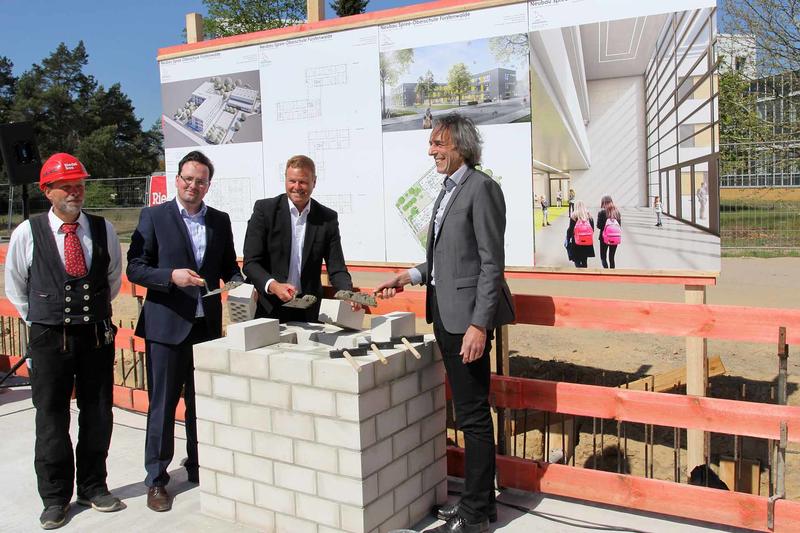 Grundsteinlegung f&uuml;r den Neubau der Spree-Oberschule in F&uuml;rstenwalde.