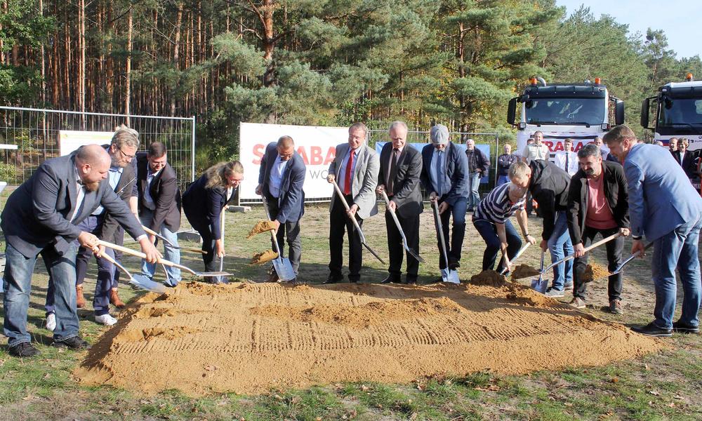 Symbolischer Spatenstich f&uuml;r die Modernisierung des Spreeradweges im Landkreis Oder-Spree.