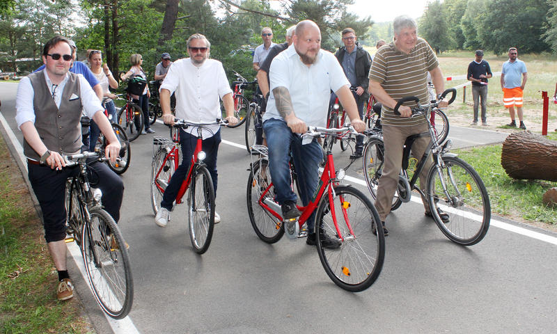 Start zur Er&ouml;ffnungsradtour auf einem erneuerten Abschnitt des Spreeradweges in Werder/Spree (Gemeinde Tauche).