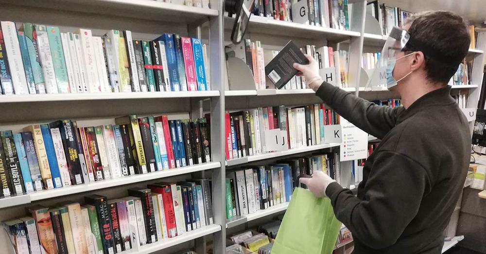 Versandvorbereitung der Medien zur kontaktlosen &Uuml;bergabe