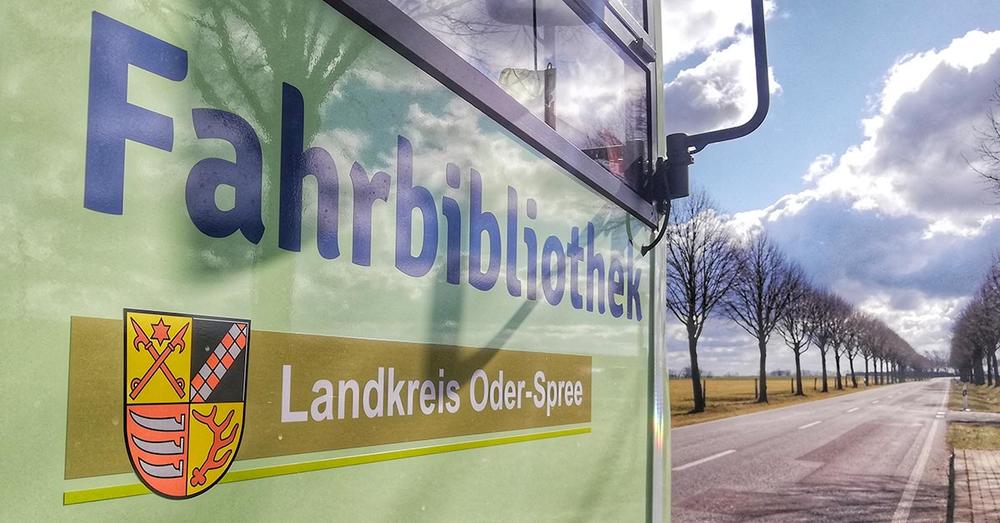 Fahrbibliothek unterwegs durch den Landkreis
