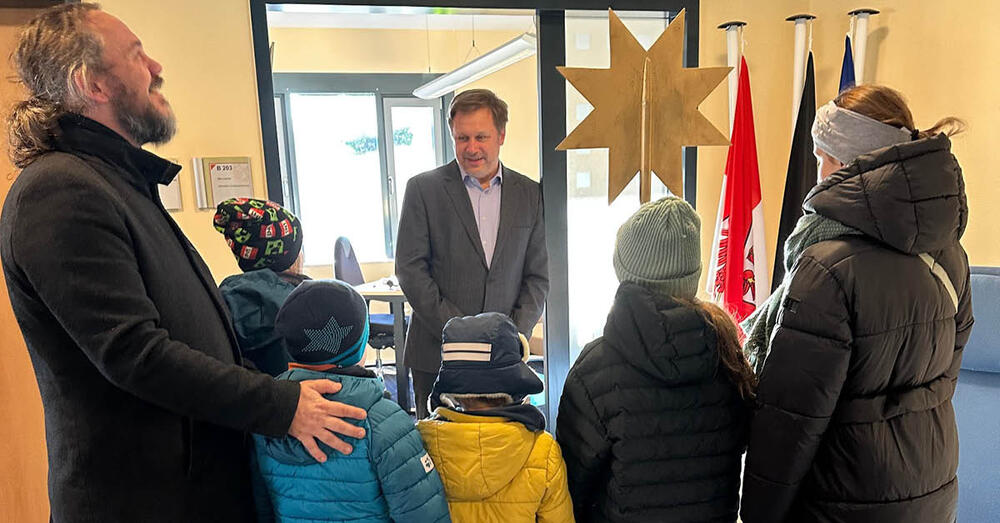 Landrat Frank Steffen empfing in dieser Woche die Sternsinger aus Beeskow und dankte den Kindern f&uuml;r ihr Engagement.