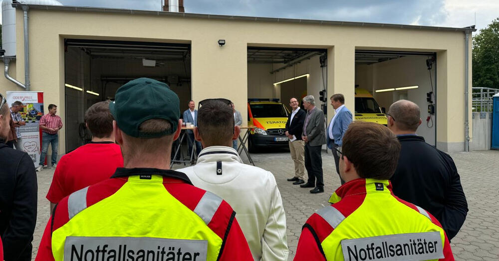 &Uuml;bergabe der neuen Dekontaminations- und Desinfektionsstrecke f&uuml;r die Rettungswache F&uuml;rstenwalde