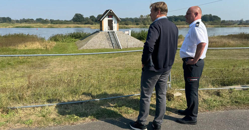 Landrat und Kreisbrandmeister informieren sich &uuml;ber Hochwasserlage
