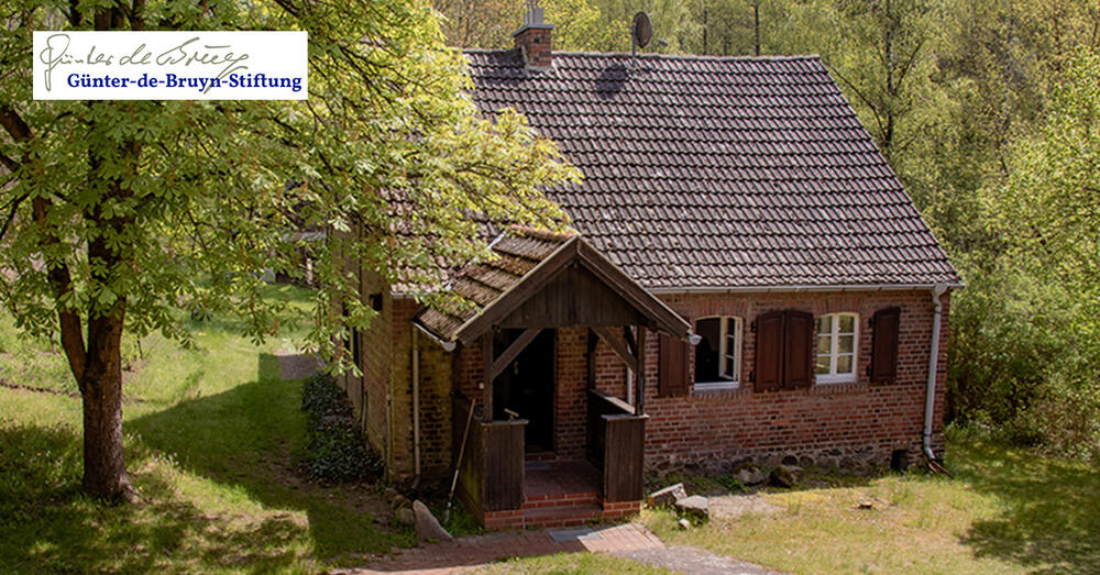 Das ehemalige Wohnhaus des Schriftstellers G&uuml;nter de Bruyn (1926 bis 2020) in der Gemeinde Tauche, das ab August 2025 von den neuen Stipendiaten bewohnt wird